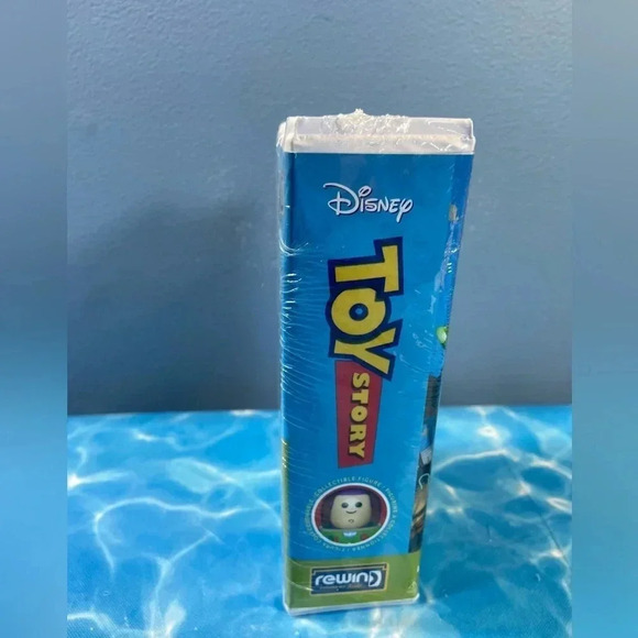 Toy Story - - Buzz Lightyear - Funko Rewind Figure ๐ค ๐จโ๐๐ฆ๐ฅ๐๐ญ๐ - Picture 7 of 7